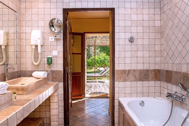 Junior Suite, King Bed, Valley View, Sofa, Terrace، La Bastide du Calalou Hotel Spa, BW Premier Collection 6/8