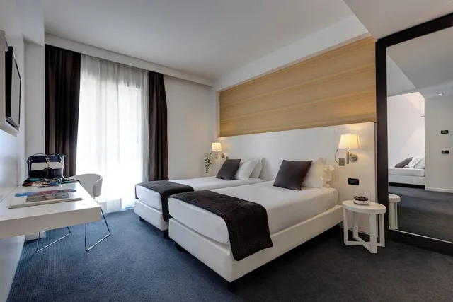 غرفة ثلاثية، Ih Hotels Roma Z3 1/8