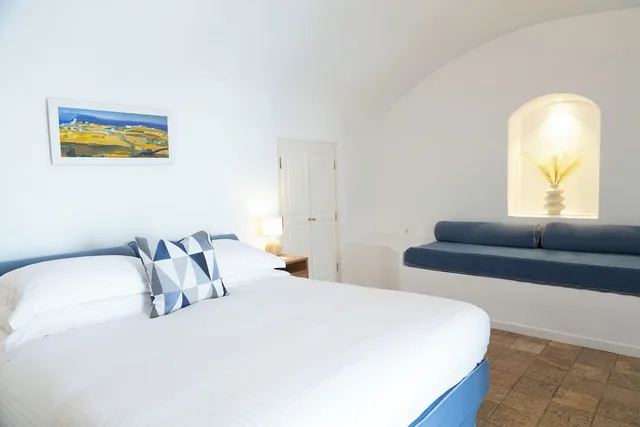 Suite, 1 King and 1 Single Beds, Caldera View، Pantelia Suites Santorini 2/10