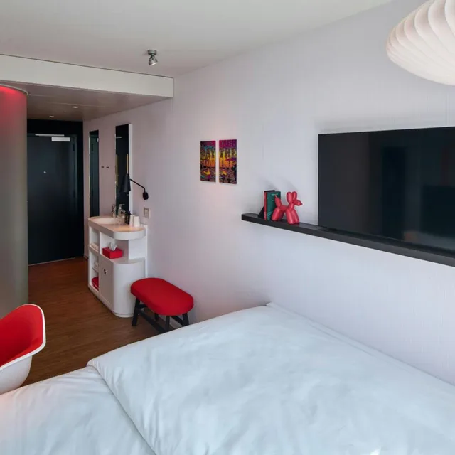 غرفة بسرير كينج بإطلالة، citizenM Boston Back Bay 4/7
