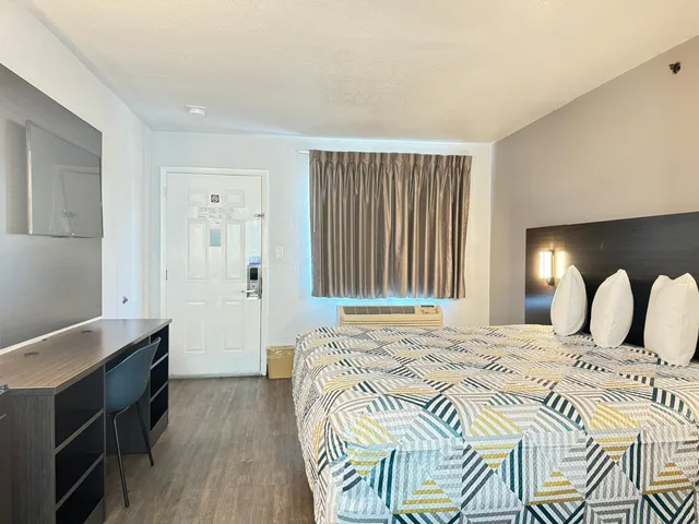 غرفة بسرير كينج، Masters Inn Tucker 2/7