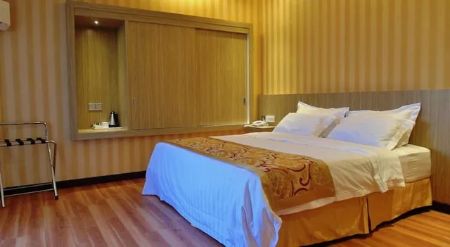 Superior, King Bed, No Window، Mandarin Hotel 2/4
