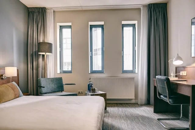 غرفة كومفورت مفردة بسرير كوين، Hotel Alkmaar 1/4