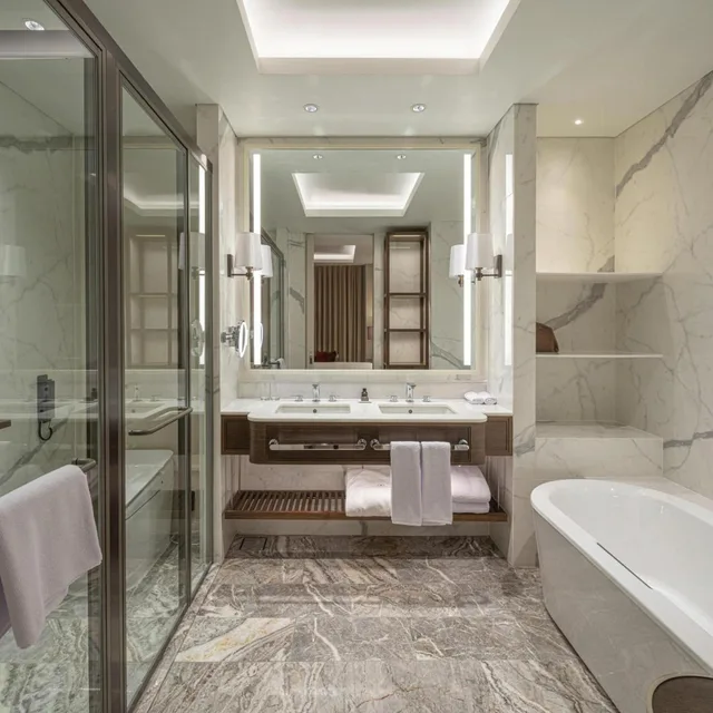 غرفة بريميوم مفردة بسرير كينج، The Ambassador Seoul - A Pullman Hotel 2/2