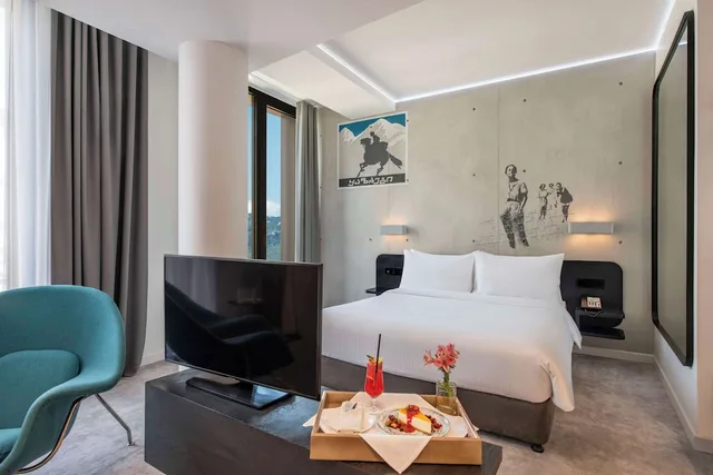 غرفة ديلوكس بسرير كينج بإطلالة على النهر، Golden Tulip Design Tbilisi 7/10