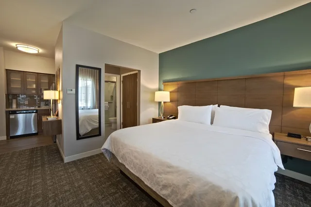 جناح استوديو بسرير كينج بمطبخ، Staybridge Suites Houston Humble Generation Pk 4/9