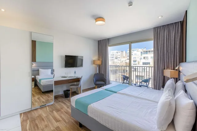 غرفة قياسية بسريرين منفصلين بشرفة، Solana Hotel & Spa 4/10