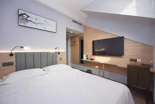 غرفة سوبيريور بسرير كوين، Beijing Dongdan Hotel 1/3