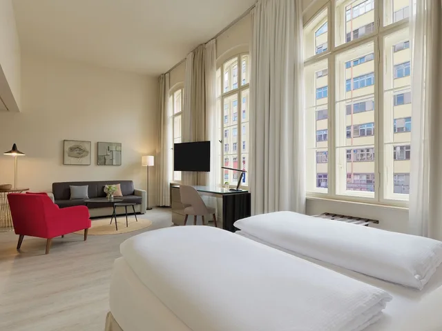 لوفت قياسي بسرير كينج مع أريكة، H10 Berlin Ku'Damm, Berlin 1/6