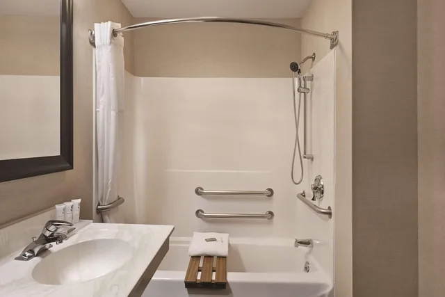 غرفة بسرير كينج لذوي الإعاقة، Country Inn & Suites by Radisson, Monona - Madison East 8/10