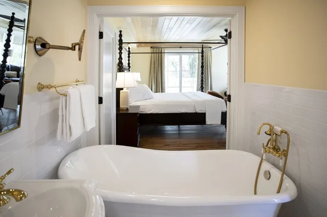 Luxury, King Bed, Ocean View, Adult Only, Grassy Flats Resort & Beach Club (ex Casa Del Sol Beach Resort) 7/9