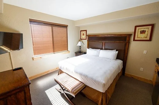1 Bedroom, Suite, Silverado Lodge 4/10