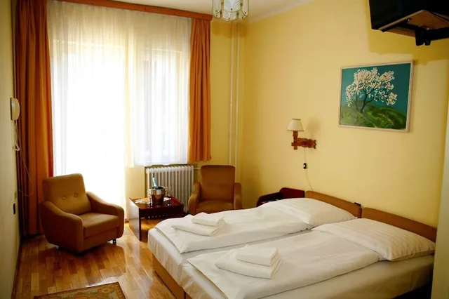 غرفة ثلاثية بسرير فردي، BARA HOTEL 2/3