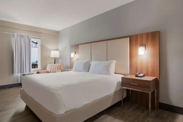 غرفة قياسية بسرير كينج، SureStay Hotel by Best Western Helen Downtown 6/10