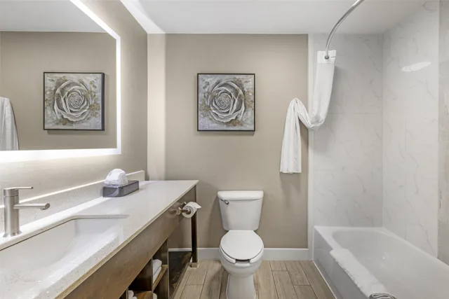 Suite, King Bed, Sofa, Accessible, Best Western Independence Kansas City 7/8