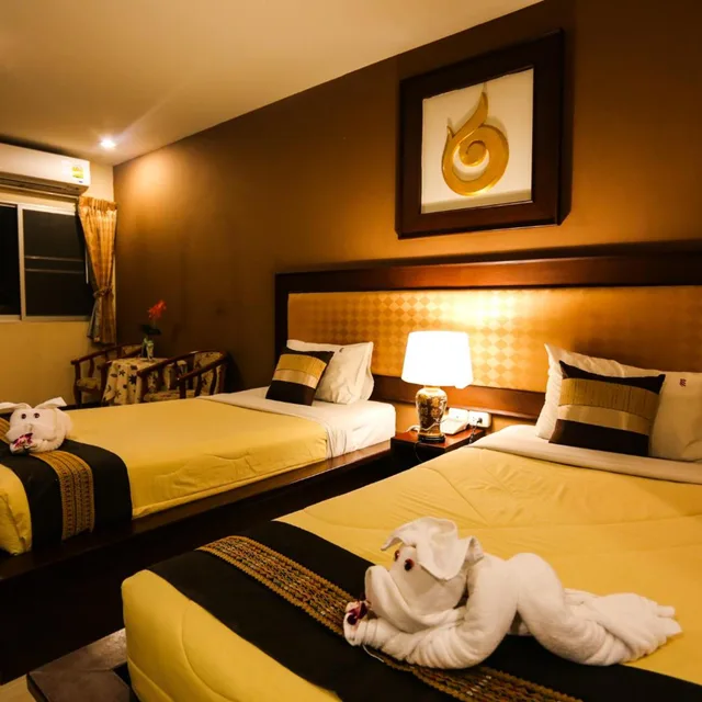 غرفة قياسية بسريرين منفصلين بإطلالة على النهر، Madina Hotel 6/6