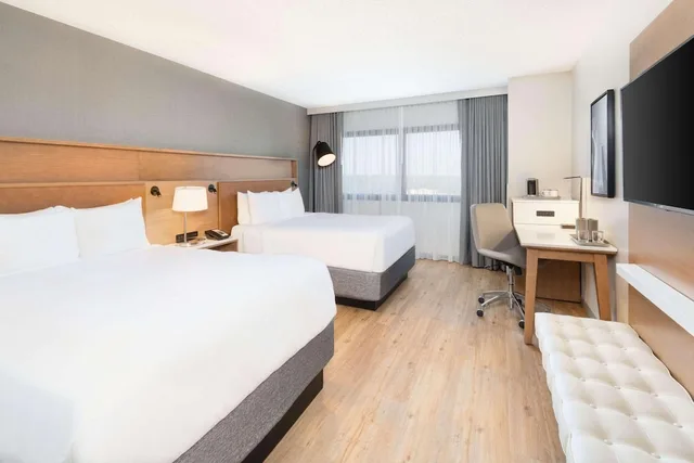 غرفة بسريرين كوين، Radisson Hotel Nashville Airport 1/3