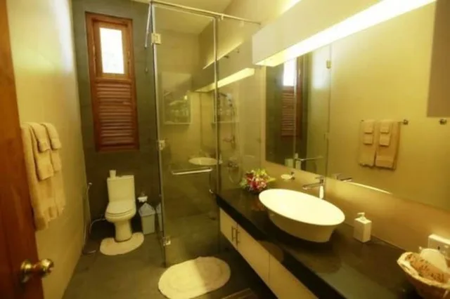 جناح ديلوكس بسرير كوين، The Sanctuary Boutique Bungalow Kandy 3/3