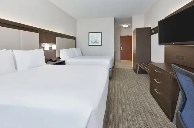 Standard, 2 Queen Beds, Bathtub, Accessible, Holiday Inn Express Hotel Suites Duncanville 1/3