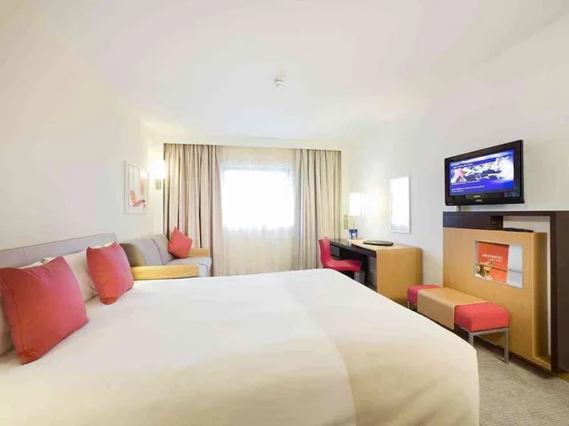 غرفة سوبيريور بسرير كوين مع أريكة، Novotel Southampton 2/10