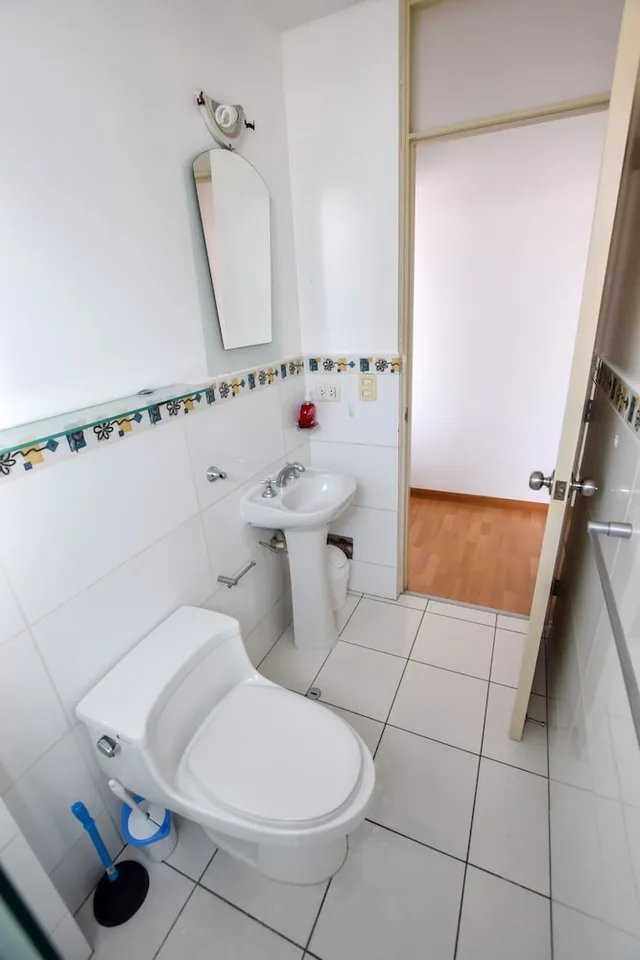 شقة فاخرة بسرير كوين بغرفتي نوم مع أريكة، Lux Miraflores Apartments Alcanfores 3/5