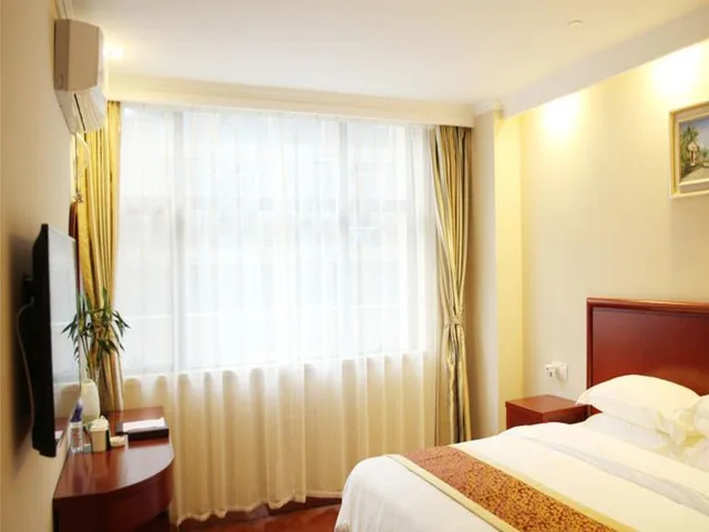 Room, Double Bed, No Window، Greentree Inn Luoyang West Zhongzhou Road Business 1/2