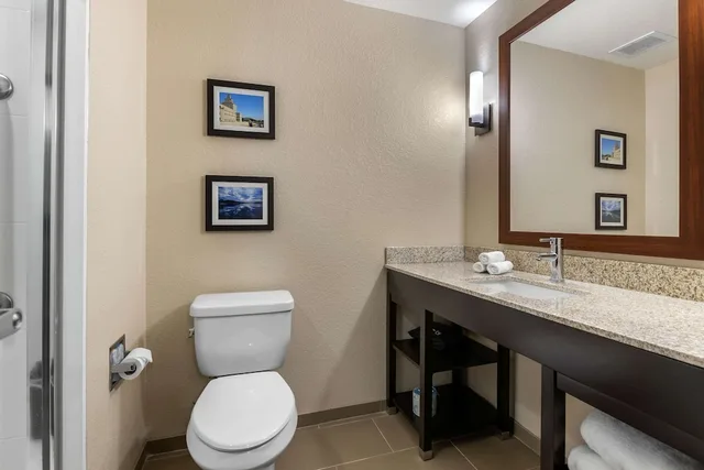 غرفة كبيرة بسريرين كوين، Comfort Inn & Suites Cedar Rapids Cid Eastern Iowa Airport 5/5