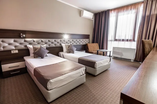 غرفة بسرير فردي بإطلالة على المدينة، Business Hotel Plovdiv 4/10