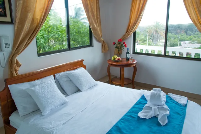 غرفة ديلوكس بسرير كوين بشرفة، Hostal Sir Francis Drake 4/5