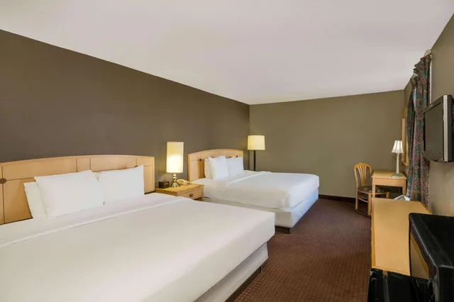 غرفة بسريرين كينج، Travelodge By Wyndham Memphis Airport 1/4