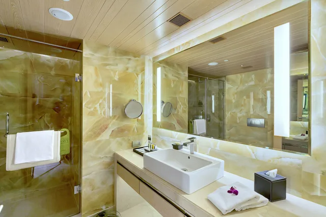 Twin Beds, City View, Unit Building، Sahara Star Mumbai 3/3