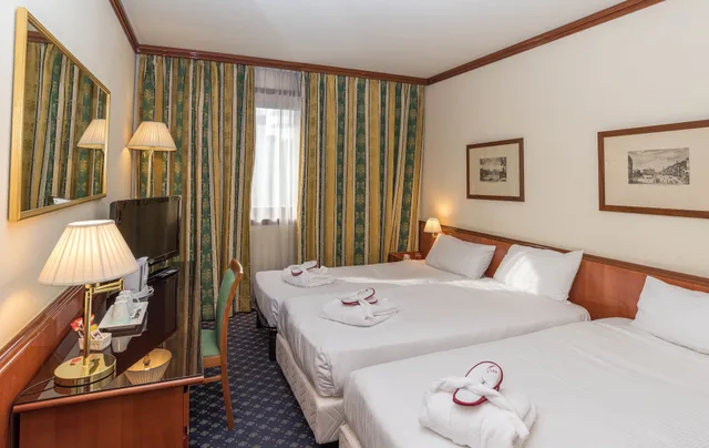 غرفة كلاسيكية ثلاثية، Shg Hotel Catullo 2/3