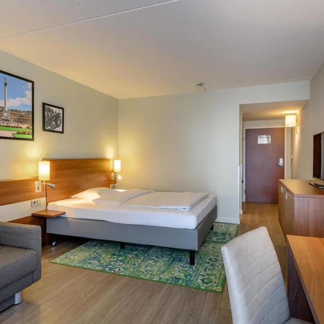 غرفة بريفيليج بسرير كينج مع أريكة، Mercure Hotel Stuttgart Sindelfingen an der Messe 2/10