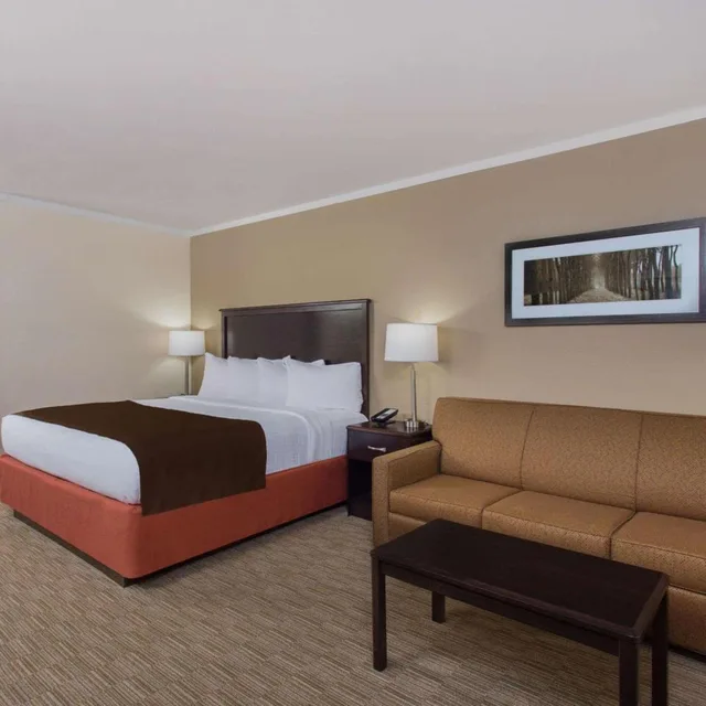 غرفة سوبيريور بسرير كينج، Americinn By Wyndham Janesville 5/8