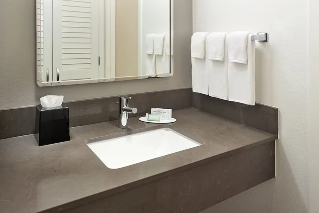 غرفة بسريرين مزدوجين لذوي الإعاقة، Courtyard By Marriott Atlanta Executive Park Emory 2/3