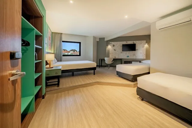 Family, Queen and Twin Beds, Ibis Styles Sorocaba Santa Rosalia 4/8