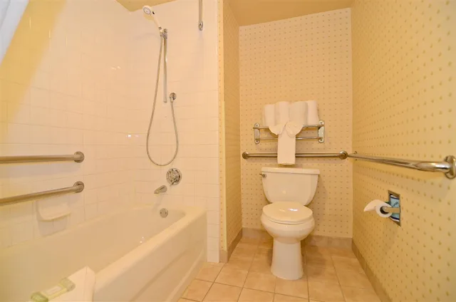 غرفة بسرير كينج لذوي الإعاقة، Best Western San Diego Pacific Beach/Mission Bay 4/4
