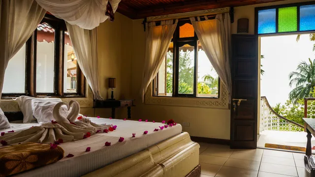 غرفة ديلوكس بسرير كينج بإطلالة على البحر بشرفة، Smiles Beach Hotel 1/2