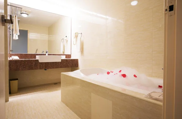 Magnificent, Suite، Ixora Hotel Penang 8/9