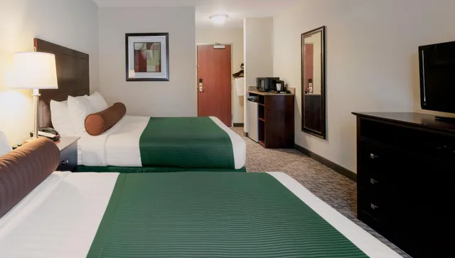 Room, Queen Bed, Accessible, Cobblestone Inn & Suites Durand 3/9