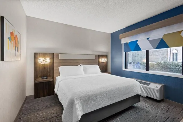 جناح بسرير كينج لذوي الإعاقة، Holiday Inn Express Montgomery - East I-85 2/8