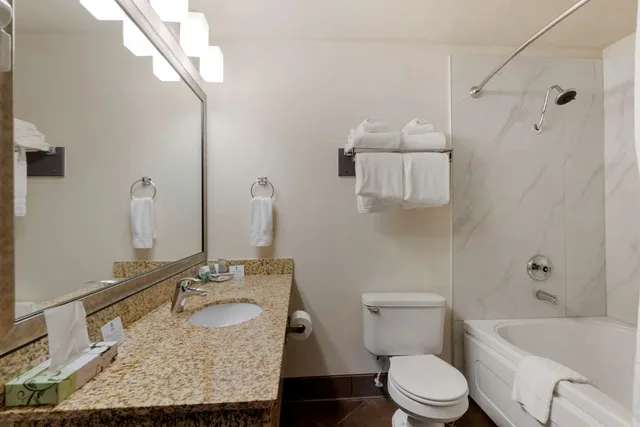 Room, 2 Queen Beds, Pool Side، Best Western Pony Soldier Inn - Airport 4/4