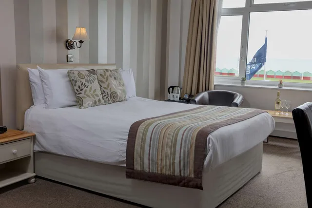 غرفة بسرير مزدوج بإطلالة على البحر، Best Western Princes Marine Hotel 1/2