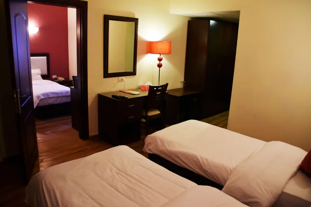 غرفة عائلية بثلاثة أسرّة بغرفتي نوم، Al Murjan Palace Hotel, Jounieh 10/10