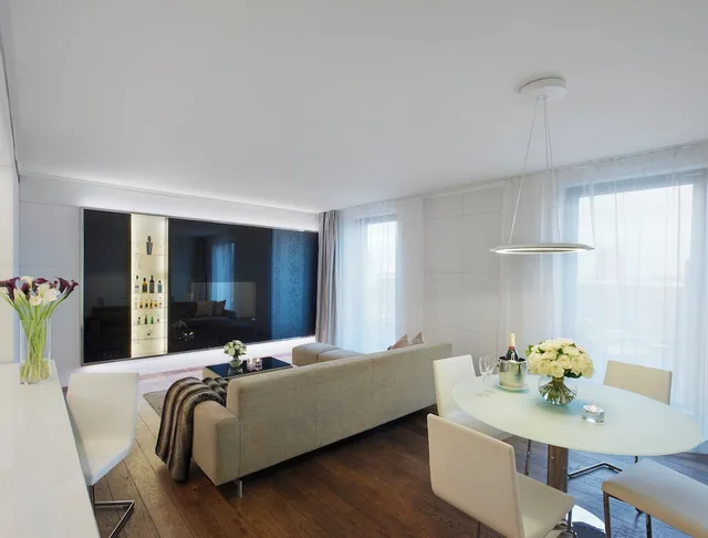 2 Bedrooms, Skyline, 2 King Beds, with View, Terrace، Me London Hotel 5/5