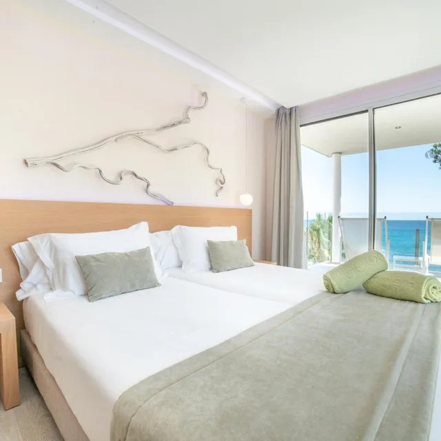 غرفة بسرير مزدوج بإطلالة على البحر، Melbeach Hotel and Spa 4/10
