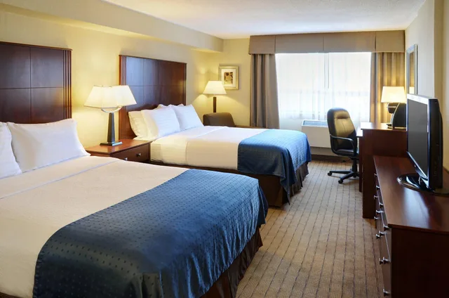 غرفة بسريرين مزدوجين، Holiday Inn Hotel And Suites Winnipeg Downtown 1/3