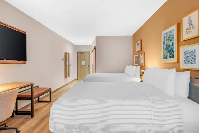 غرفة رباعية بسريرين كوين لذوي الإعاقة، Cambria Hotel Euless - DFW Airport South 4/8