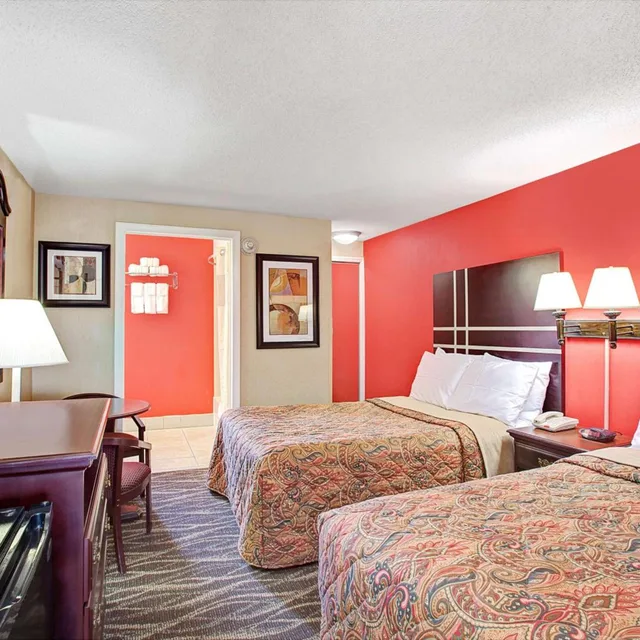 غرفة ديلوكس بسريرين مزدوجين، Days Inn by Wyndham Ridgefield NJ 1/5