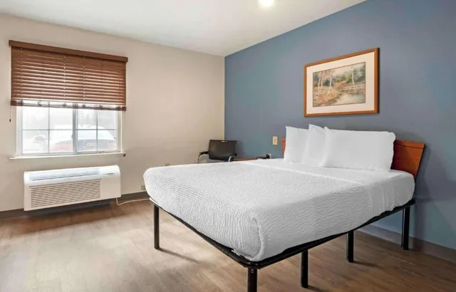 1 Full Bed - ADA/Tub/Non-Smoking/Kitchen، Studio 6 Extended Stay Cincinnati Sharonville OH 3/10
